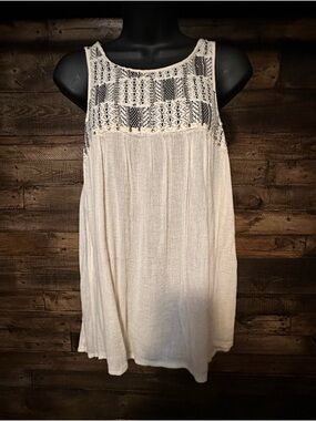 Hollister Cream Crochet Yoke Sleeveless Tunic Top